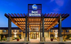 Best Western West Towne Suites